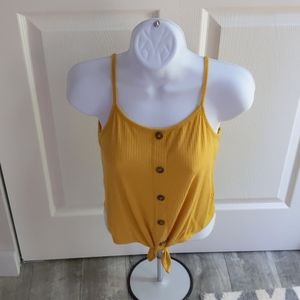 Cute yellow sleeveless shirt - artclass
